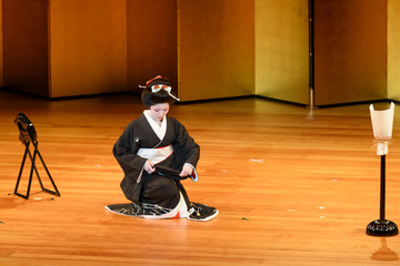 日本　舞踊　女性
