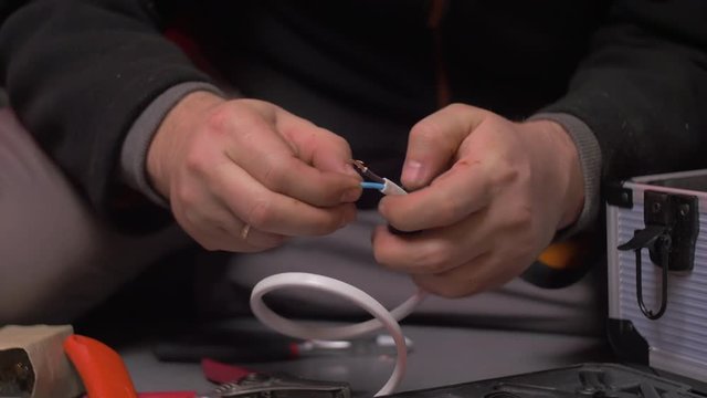 Repairing a socket