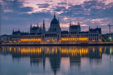 Fototapeta na wymiar Dawn twilight shot of the Hungarian Parliament