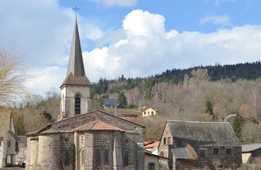 Fototapeta na wymiar église Saint-Sidoine d'Aydat, Auvergne, France