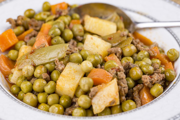 Turkish foods; etli bezelye