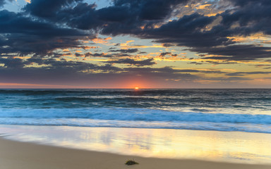 Obraz na płótnie Canvas Sunrise Seascape