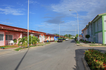 Fototapeta na wymiar beautiful suburban street in Cumana city