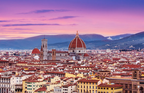 Beautiful Florence sunset city skyline with Florence Duomo Panorama of  Florence, Italy