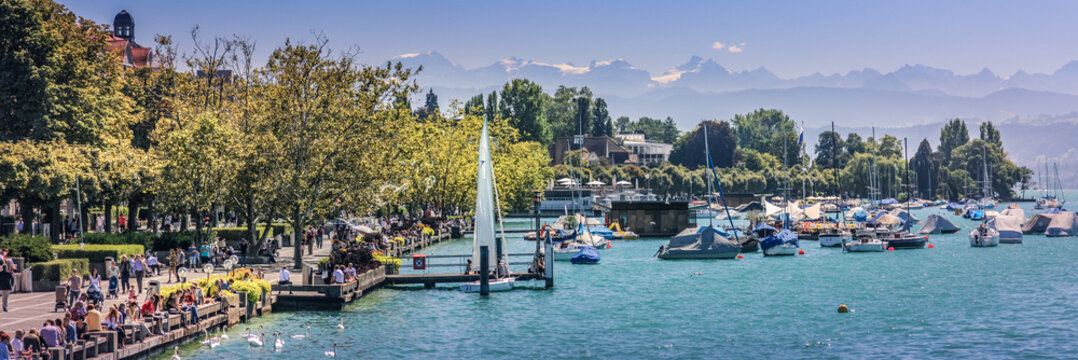 Zurichhorn park with view of the Swiss alps, lake Zurich Switzerland.  Z&uuml;richhorn park mit Aussicht auf die Schweizerbergen, Z&uuml;richsee, Schweiz.