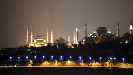 gece cami ibadethane manzara şehir gece minare 