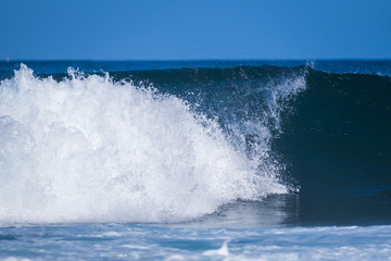 Big oceanic wave and power