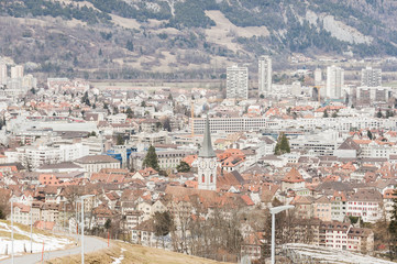 Obraz premium Chur, Stadt, Altstadt, Kirche, Martinskirche, Altstadthäuser, Alpen, Schweizer Berge, Graubünden, Passstrasse, Winter, Wintersport, Schweiz