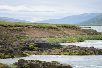 Landschaft rund um den Go&eth;afoss - Wasserfall in Nord-Island