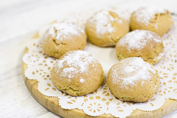Bread. Bake (baking). Fresh rolls with sprinkling