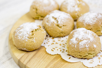 Bread. Bake (baking). Fresh rolls with sprinkling