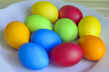 Viele bunte Ostereier, frohe Ostern!