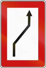 German inland water navigation sign - Cross fairway to the right