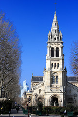 Fototapeta na wymiar Neuilly-sur-Seine - Eglise Catholique Saint-Pierre de Neuilly