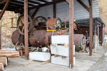 Alte Dampfmaschine eines Sägewerkes