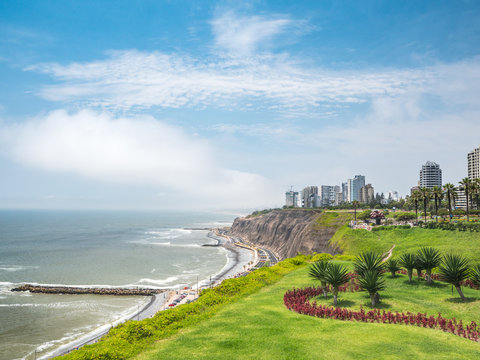 View of la Costa Verde coast in Lima