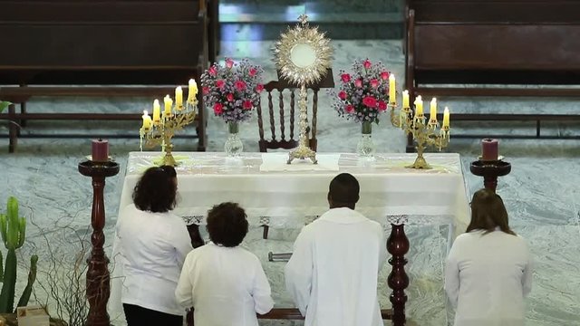 Ostensorial adoration in the catholic church