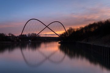 Kanalbrücke im Nordsternpark, Gelsenkirchen - obrazy, fototapety, plakaty