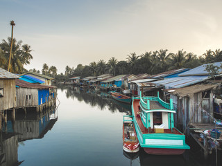 Fototapeta na wymiar Floating houses in Cambodia