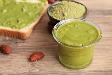 Green tea milk spread with almonds