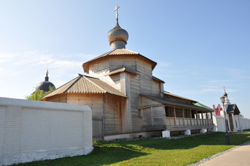 Fototapeta na wymiar Церковь деревянная 