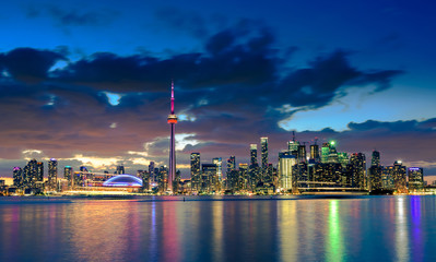 Obraz premium Toronto city skyline at night, Ontario, Canada