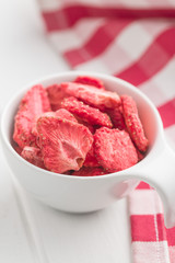 Freeze dried strawberry slices