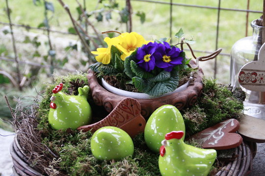 primeln und osterdeko