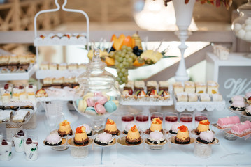 Naklejka premium Dessert table for a wedding party