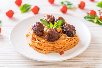 spaghetti with meatballs