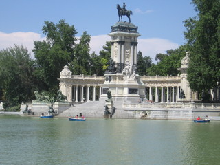 Fototapeta na wymiar Parque El Retiro, Madrid, Spain