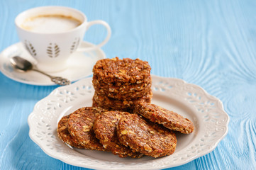 Healthy no baked grain cookies with goji berries.