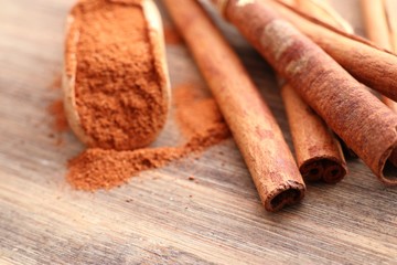 Cinnamon powder and stick