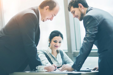 Obraz premium Business team working together achieve better results