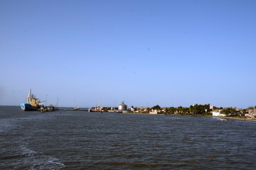 Traversée en ferry de Banjul à Barra (Gambie)