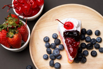 piece of cake and mix berry