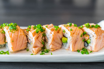 grilled salmon sushi roll