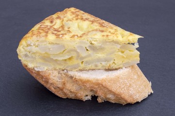omelette triangle on bread