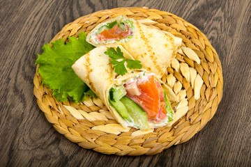 Salmon bread roll