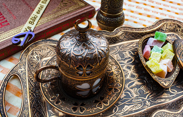 kitap mola kahve lokum hoş zaman fincan yöresel etnik