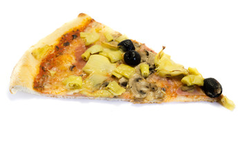 Pizzastück Pizza stück isoliert freigestellt auf weißen Hintergrund, Freisteller