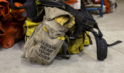 always wear your gloves work bag