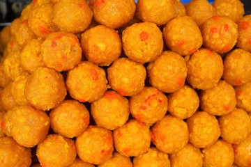 süsswaren auf einem Strassenmarkt in Kuala Lumpur in Malaysia