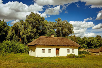Fototapeta na wymiar Old traditional Ukrainian house.