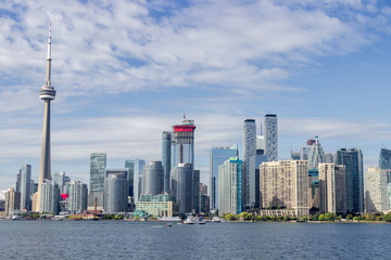 Fototapeta na wymiar Skyline of Toronto in Ontario (Canada)