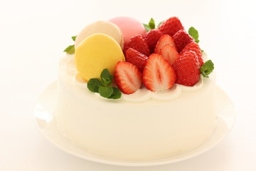 苺とマカロンのショートケーキ