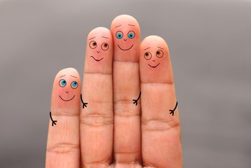 Happy family finger face