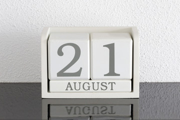 White block calendar present date 21 and month August