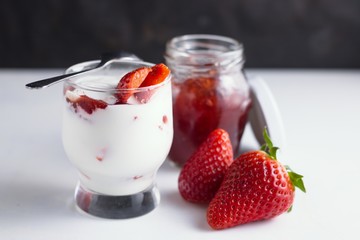 yogurt and strawberries