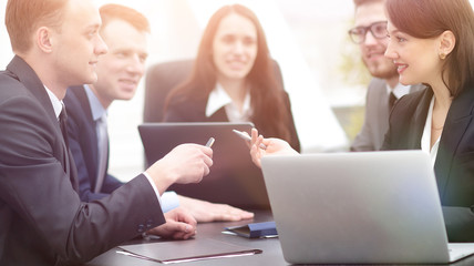 business team holds a brainstorm